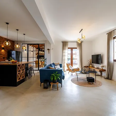 Vila House 
