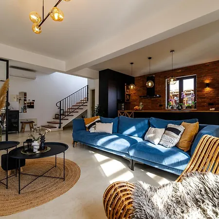 Vila House 